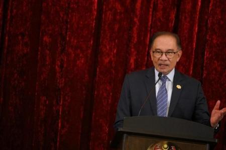 Anwar Ibrahim calls keyboard warriors '3min experts'
