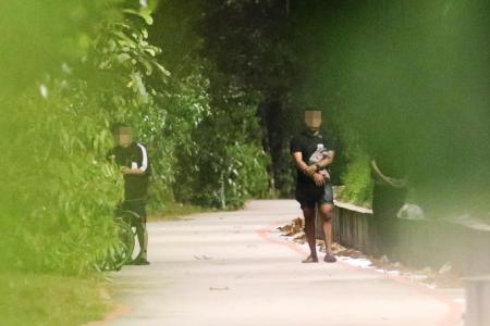 Peddlers hawk duty-unpaid cigarettes, chewing tobacco in Mandai