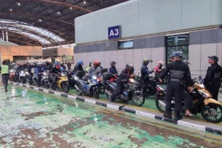 25 errant motorcyclists nabbed by traffic police at Tuas Checkpoint 