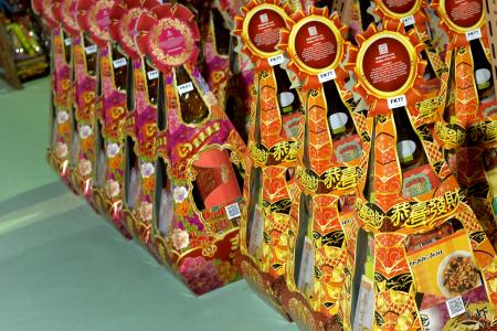 Companies spending less per Chinese New Year hamper