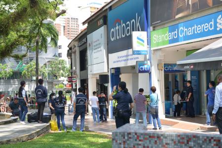 Man robs Standard Chartered bank in Holland Village