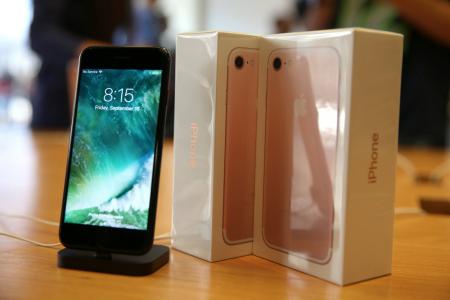 Two arrested for misusing boarding passes to buy iPhone 7