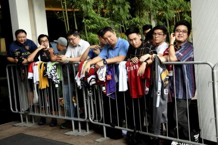 Arsenal arrive for International Champions Cup Singapore