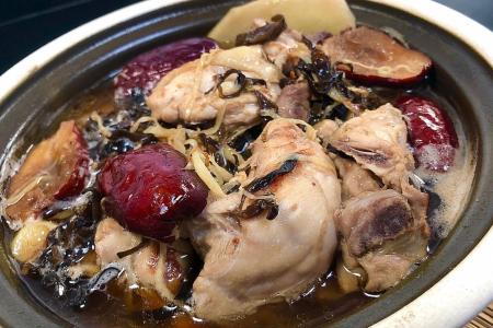 Hakka yellow wine chicken