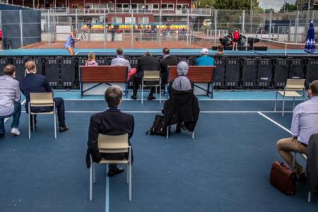 Ball boy saves the day for fan-craving Kvitova