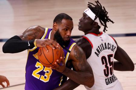 Lakers dominate Blazers, Bucks blow past Magic in NBA play-offs