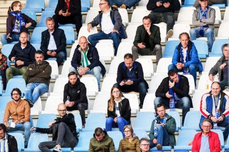 Dutch PM tells football fans to shut up!