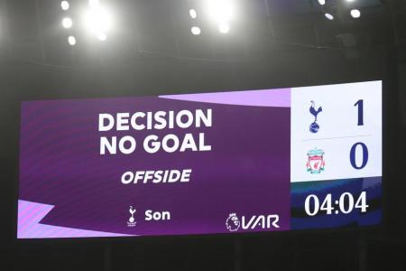 Van Basten calls for offside rule to be scrapped