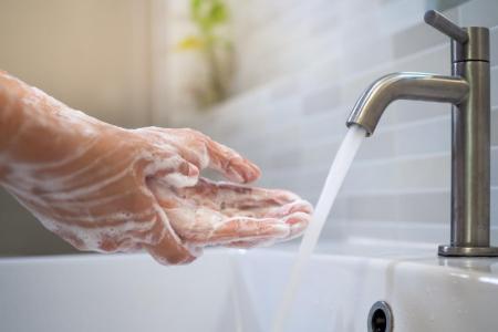 Most men don’t wash their hands with soap after toilet use