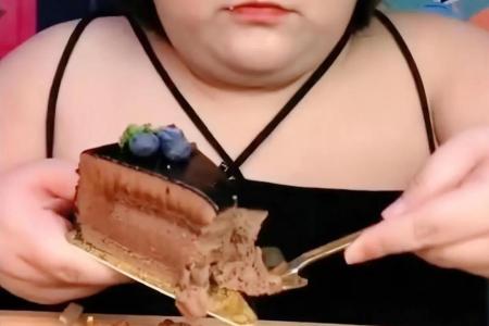 Chinese mukbang star, 24, dies during livestream