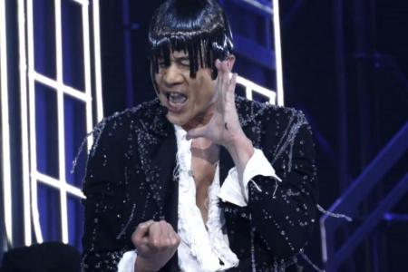 Fans left baffled by Aaron Kwok's concert hairdos