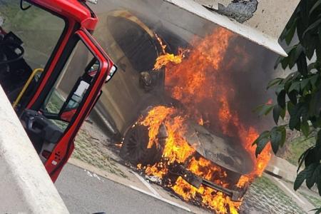 Car catches fire at carpark in Bukit Batok