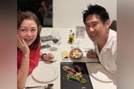 Xiang Yun and Edmund Chen celebrate 35th wedding anniversary