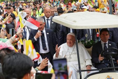 Pope Francis arrives in Singapore for 3-day state visit