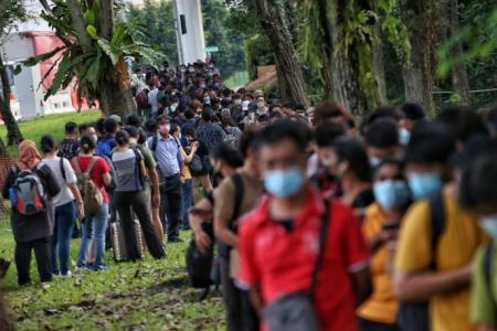 Long queues of people at Woodlands checkpoint ahead of Good Friday weekend