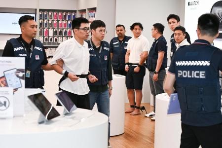 Scam syndicates sends foreigners into S'pore to cheat retailers