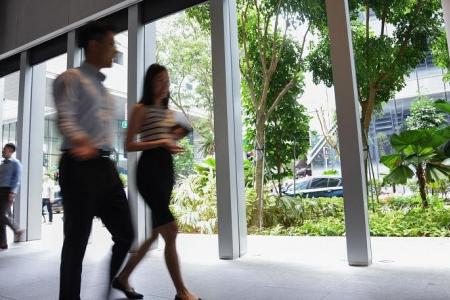 S’pore women earn 14.3% less than men but gap narrowing