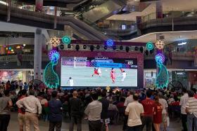 More than 1,000 fans turned up at Our Tampines Hub to watch a live screening of Singapore’s 2018 AFF Suzuki Cup group match with the Philippines.