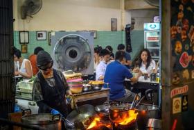 Ms Jay Fai’s iconic Bangkok eatery, Raan Jay Fai, has been famous since she became the first Bangkok street food vendor to receive a Michelin star in 2018.