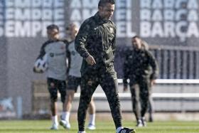 Soccer Football - LaLiga - FC Barcelona Training - Ciutat Esportiva Joan Gamper, Barcelona, Spain - November 3, 2023 Barcelona coach Xavi Hernandez during training REUTERS/Albert Gea/File Photo