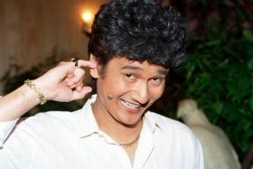 Farewell oh-permed-hair one.  Gurmit Singh, the man who plays Phua Chu Kang, announced he&#039;s quitting showbiz. 