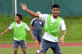 Singapore international Safuwan Baharudin was handed his A-League debut for Melbourne City against derby rivals Melbourne Victory.