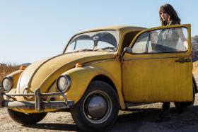 Hailee Steinfeld stars in Bumblebee.