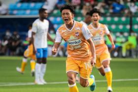 Tadanari Lee will donate all of his goal bonus pay-outs this season, worth $200 per goal, to SportCares.