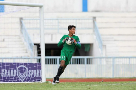 Singapore Under-16 goalkeeper Veer Karan Sobti, seen in a file photo, has been charged and disciplined by Mindef. PHOTO: ST FILE
