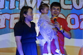 Mr Sun Ke with his wife and daughter, who flew in from Jinan in China.