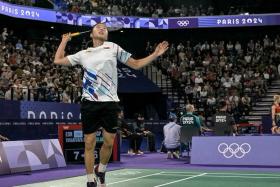 Singapore&#039;s Yeo Jia Min in action against  Dorsa Yavarivafa of the Olympic Refugee team in the badminton women&#039;s singles Group I.