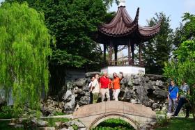 Ms Nur Syuhada Limat (right), a senior landscape architect with NParks, taking a wefie with (from left) National Development Minister Desmond Lee, bonsai collector Eddy Teo, Senior Minister Lee Hsien Loong and NParks chief executive officer Hwang Yu-Ning at the Bonsai Garden.